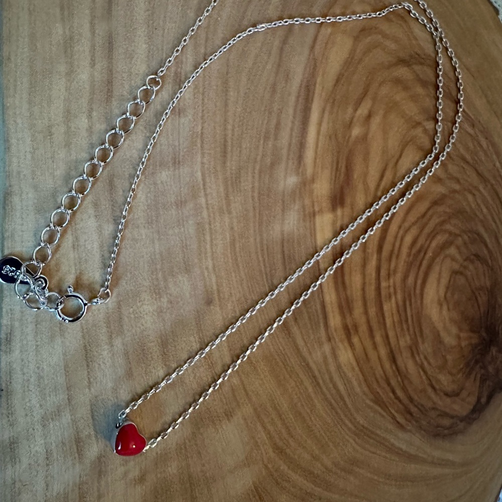 Enamel heart necklace (new)